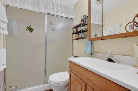 Bath - 38 Dolphin Ave, Ormond Beach, FL 32176 photo 2 of 3