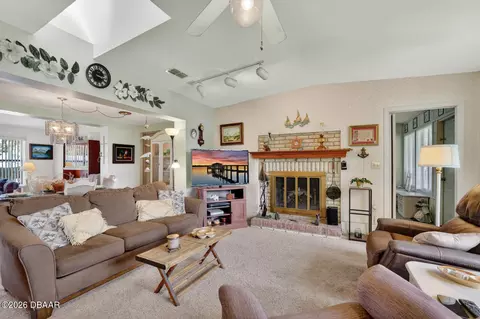 Living - 38 Dolphin Ave, Ormond Beach, FL 32176 photo 5 of 6