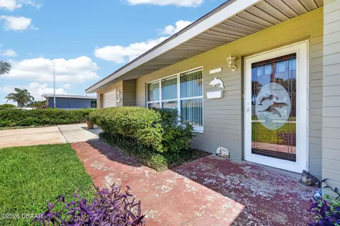 Exterior - 38 Dolphin Ave, Ormond Beach, FL 32176 photo 1 of 9