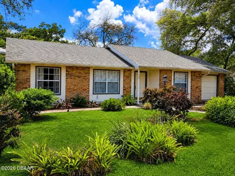 700 Swarthmore Dr, Deland, FL 32724