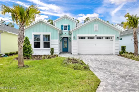 821 Bama Breeze Dr, Daytona Beach, FL 32124