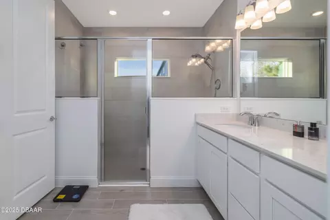 Bath - 2173 Raglan Cir, Ormond Beach, FL 32174 photo 2 of 3