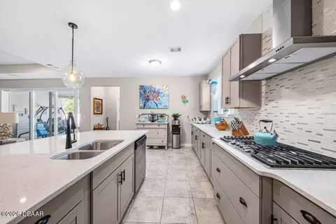 Kitchen - 338 Willow Lake Dr, Saint Augustine, FL 32092 photo 6 of 8
