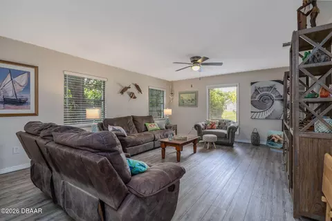 Living - 5 Pebble Beach Dr, Ormond Beach, FL 32174 photo 2 of 4