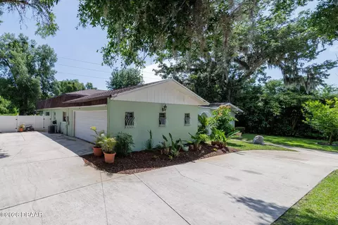 Exterior - 5 Pebble Beach Dr, Ormond Beach, FL 32174 photo 8 of 11