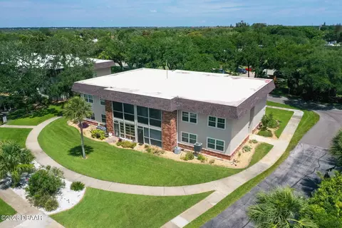 3800 Saxon Dr, New Smyrna Beach, FL 32169