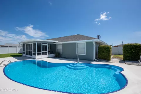 Exterior - 39 Sea Harbor Dr E, Ormond Beach, FL 32176 photo 2 of 5
