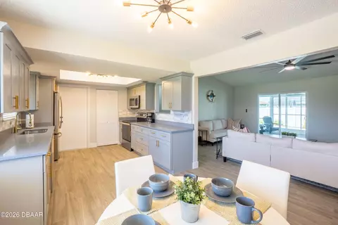 Kitchen - 39 Sea Harbor Dr E, Ormond Beach, FL 32176 photo 6 of 6