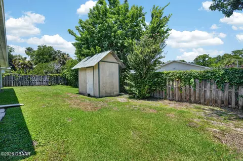 Exterior - 7 Lakeview Cir, Ormond Beach, FL 32174 photo 7 of 10