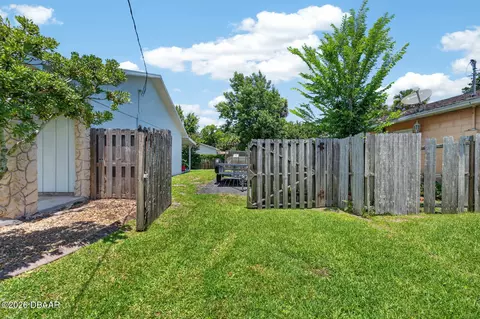 Exterior - 7 Lakeview Cir, Ormond Beach, FL 32174 photo 8 of 10