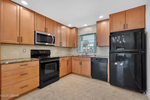 Kitchen - 7 Lakeview Cir, Ormond Beach, FL 32174 photo 1 of 2