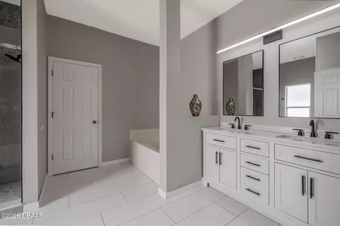 Bath - 2609 35th St, Edgewater, FL 32141 photo 1 of 4