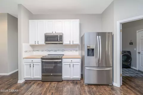 Kitchen - 2609 35th St, Edgewater, FL 32141 photo 4 of 4