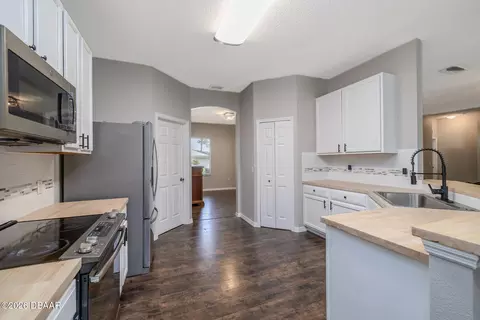 Entry Way - 2609 35th St, Edgewater, FL 32141 photo 2 of 2