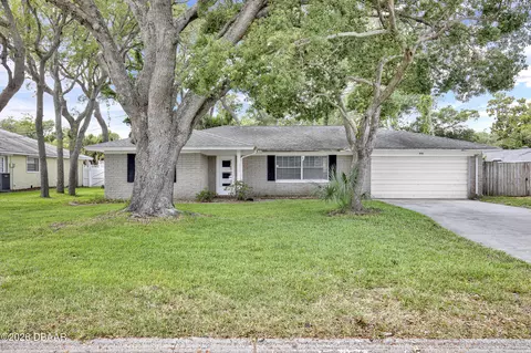 850 E Lindenwood Cir, Ormond Beach, FL 32174