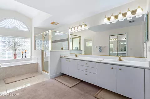 Bath - 43 Gale Ln, Ormond Beach, FL 32174 photo 2 of 3