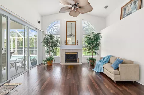 Living - 43 Gale Ln, Ormond Beach, FL 32174 photo 3 of 6