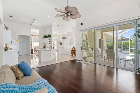 Living - 43 Gale Ln, Ormond Beach, FL 32174 photo 5 of 6
