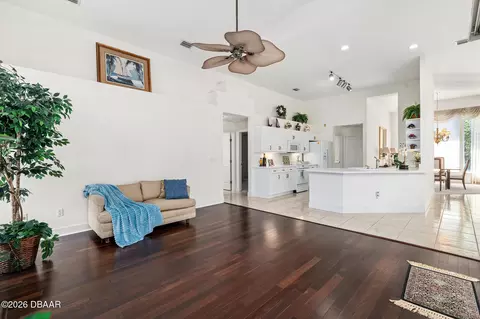 Living - 43 Gale Ln, Ormond Beach, FL 32174 photo 2 of 6