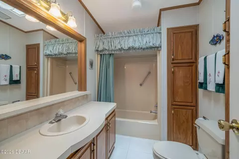 Bath - 735 Navigators Way, Edgewater, FL 32141 photo 2 of 2