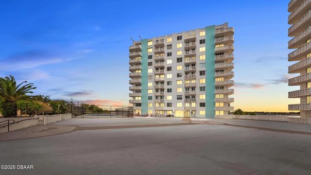 925 N Halifax Ave, Daytona Beach, FL 32118
