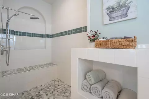 Bath - 3749 Belfast Cir, Ormond Beach, FL 32174 photo 3 of 6