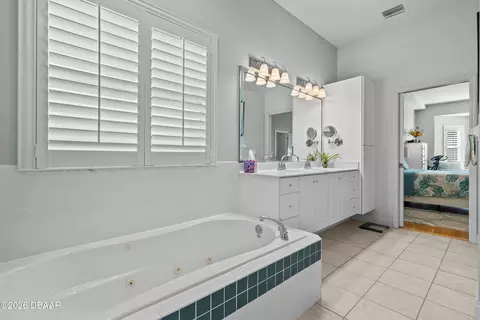 Bath - 3749 Belfast Cir, Ormond Beach, FL 32174 photo 2 of 6