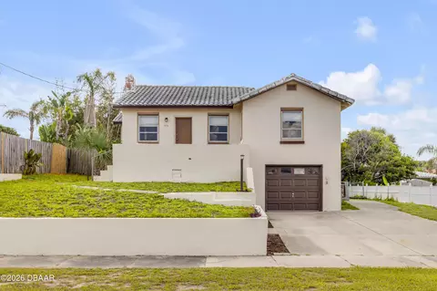 516 Wisteria Rd, Daytona Beach, FL 32118