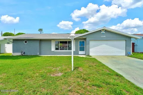1309 Suwanee Rd, Daytona Beach, FL 32114