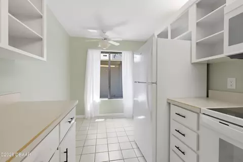 Kitchen - 130 Limewood Pl, Ormond Beach, FL 32174 photo 2 of 2