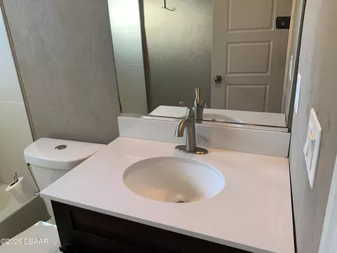 Bath - 46 Seaside Dr, Ormond Beach, FL 32176 photo 2 of 4