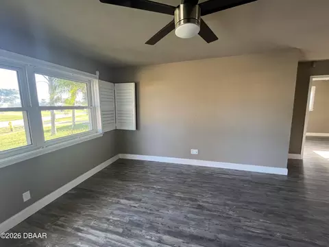 Living - 46 Seaside Dr, Ormond Beach, FL 32176 photo 8 of 9