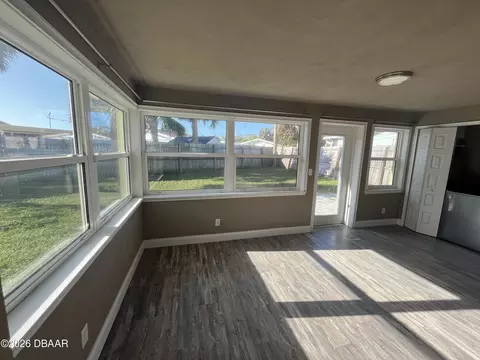 Living - 46 Seaside Dr, Ormond Beach, FL 32176 photo 9 of 9