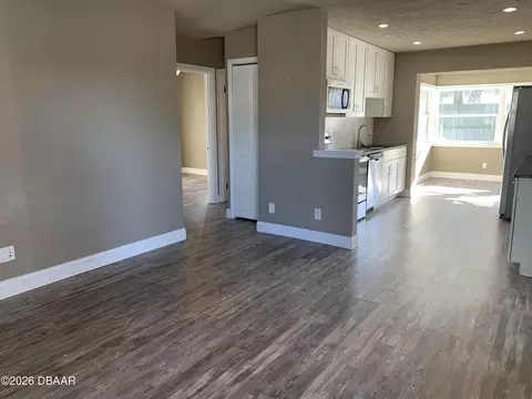 Living - 46 Seaside Dr, Ormond Beach, FL 32176 photo 1 of 9