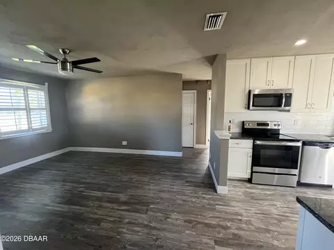Living - 46 Seaside Dr, Ormond Beach, FL 32176 photo 3 of 9