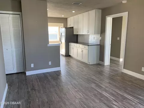 Living - 46 Seaside Dr, Ormond Beach, FL 32176 photo 2 of 9