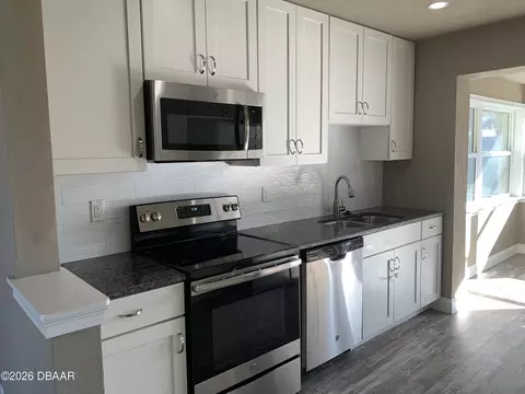 Kitchen - 46 Seaside Dr, Ormond Beach, FL 32176 photo 2 of 5
