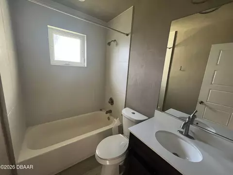 Bath - 46 Seaside Dr, Ormond Beach, FL 32176 photo 4 of 4