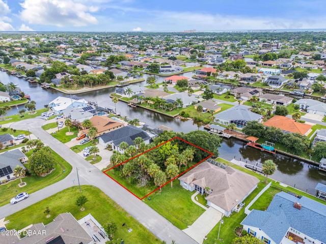 9 N Christopher Ct, Palm Coast, FL 32137
