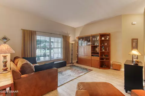 Living - 36 Hunt Master Ct, Ormond Beach, FL 32174 photo 2 of 8