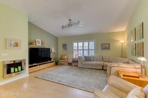 Living - 36 Hunt Master Ct, Ormond Beach, FL 32174 photo 5 of 8