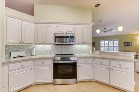 Kitchen - 36 Hunt Master Ct, Ormond Beach, FL 32174 photo 4 of 6