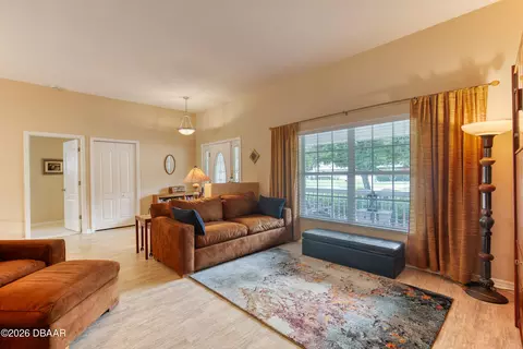 Living - 36 Hunt Master Ct, Ormond Beach, FL 32174 photo 3 of 8
