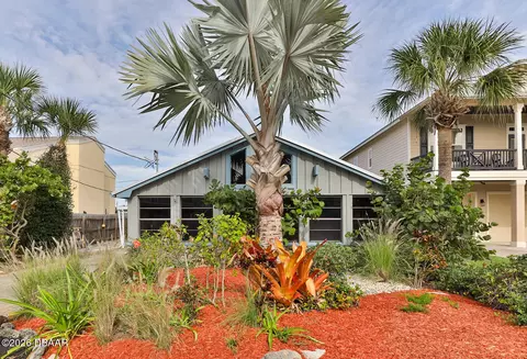 314 Due East St, New Smyrna Beach, FL 32169