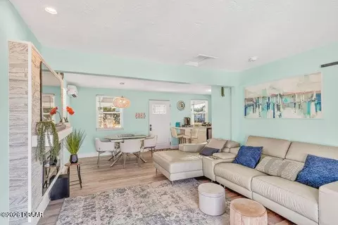 Living - 7 River Dr, Ormond Beach, FL 32176 photo 3 of 4