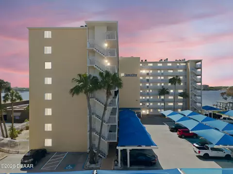 145 N Halifax Ave, Daytona Beach, FL 32118