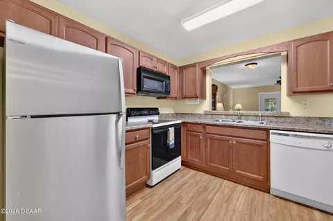 220 Lemon Tree Ln, Ormond Beach, FL 32174 photo 4