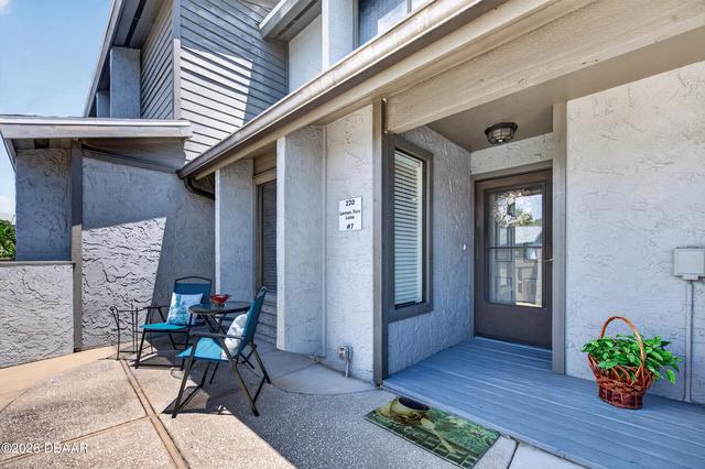 220 Lemon Tree Ln, Ormond Beach, FL 32174