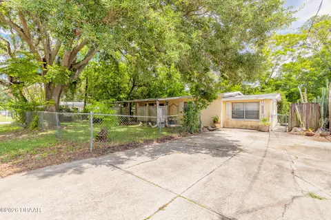1219 Leon Ln, Daytona Beach, FL 32117
