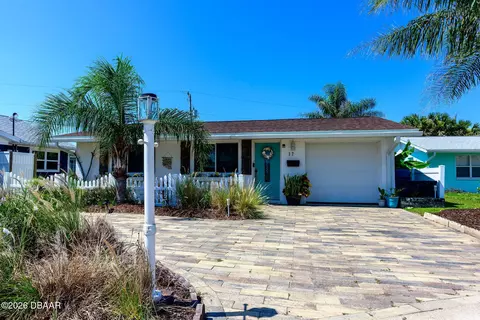 Exterior - 17 River Shore Dr, Ormond Beach, FL 32176 photo 2 of 11